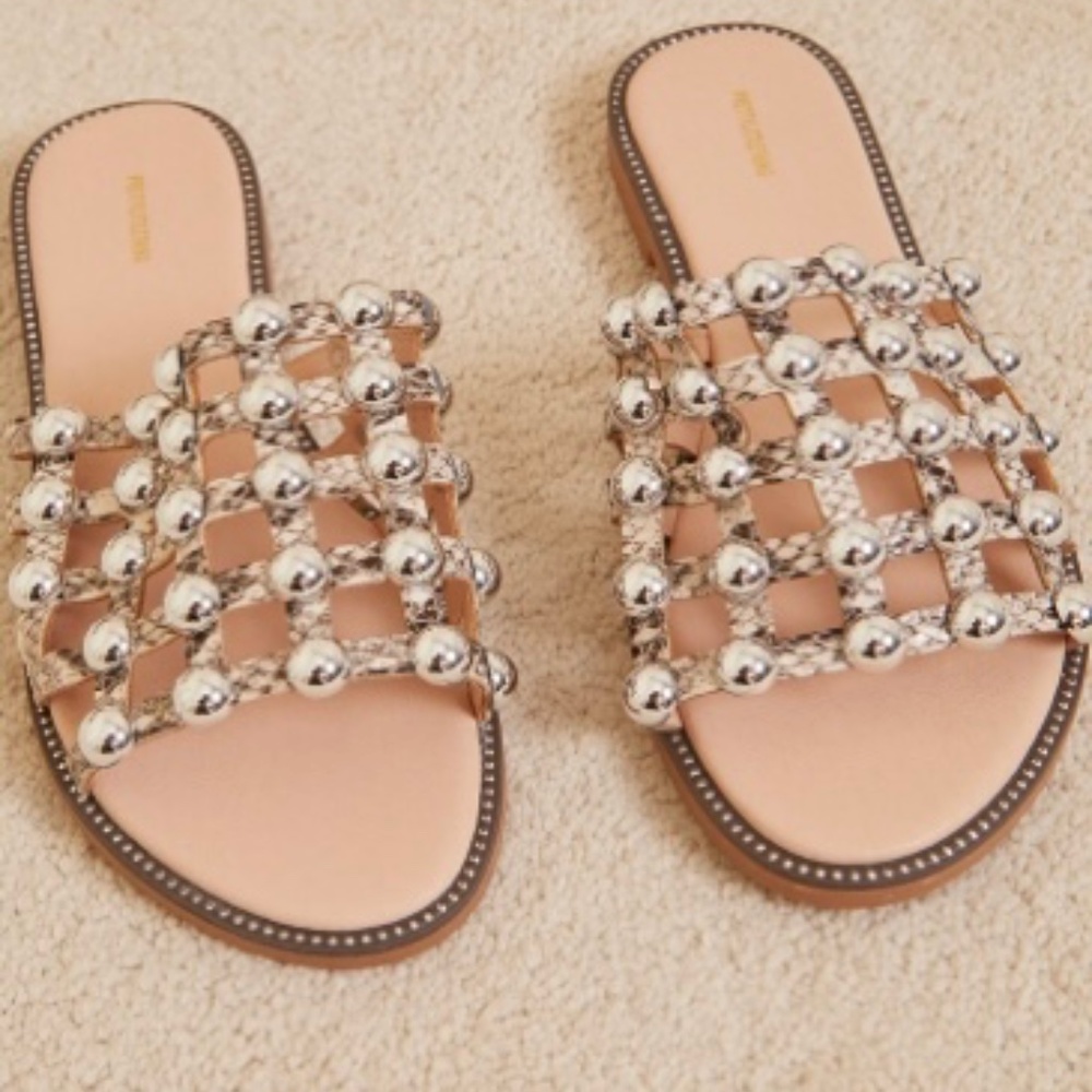 Shoe